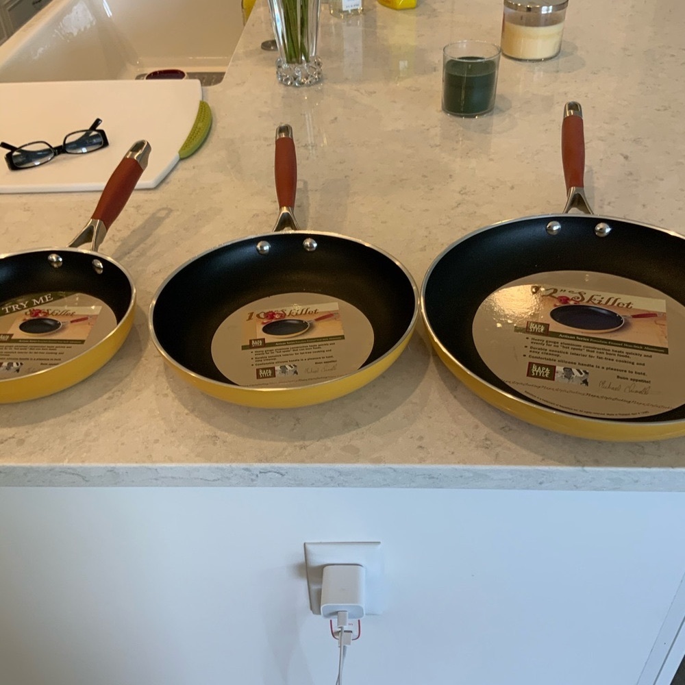 Frying pans it for sale sold